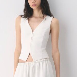 Aritzia Minimalist light birch vest with hook detailing